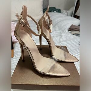 NWOT rose gold pointed strappy heels